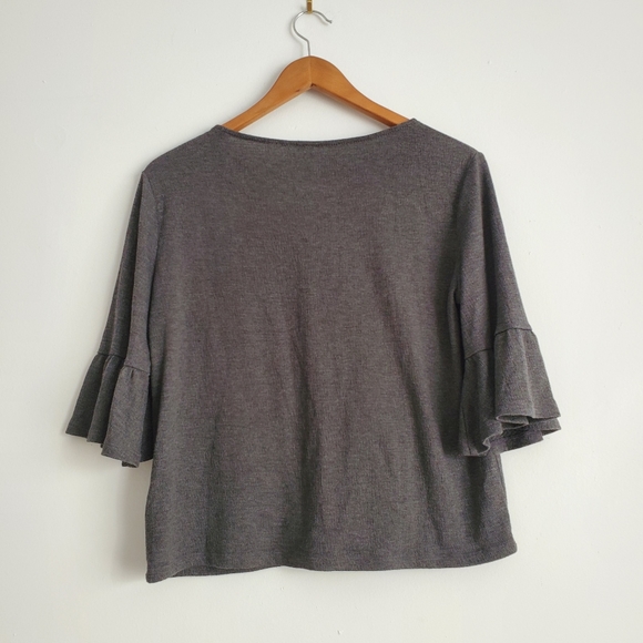 5 for $25 Clearance Old Navy Bell Sleeve Blouse - Picture 4 of 4